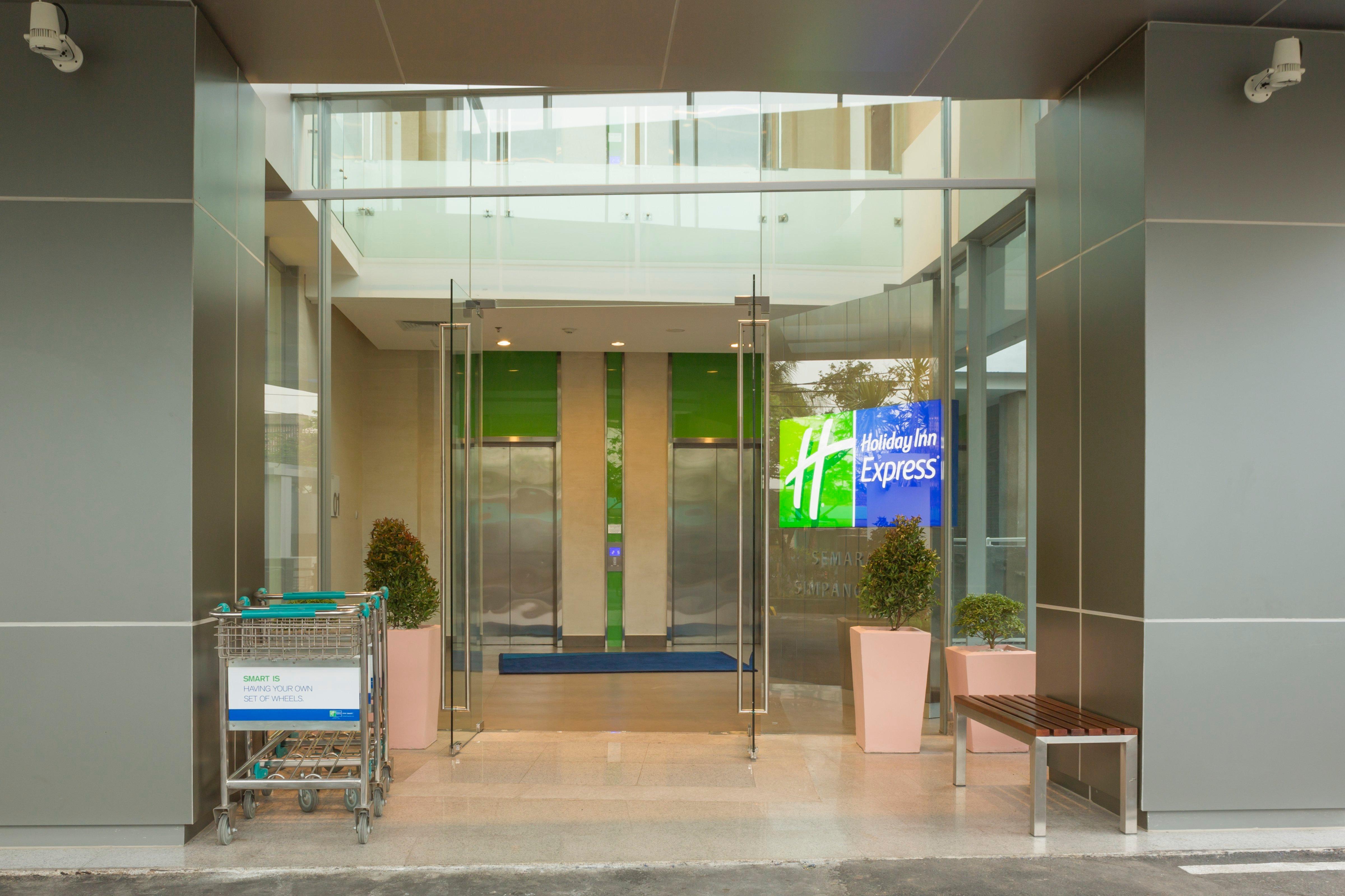 Holiday Inn Express Semarang Simpang Lima By Ihg Eksteriør billede