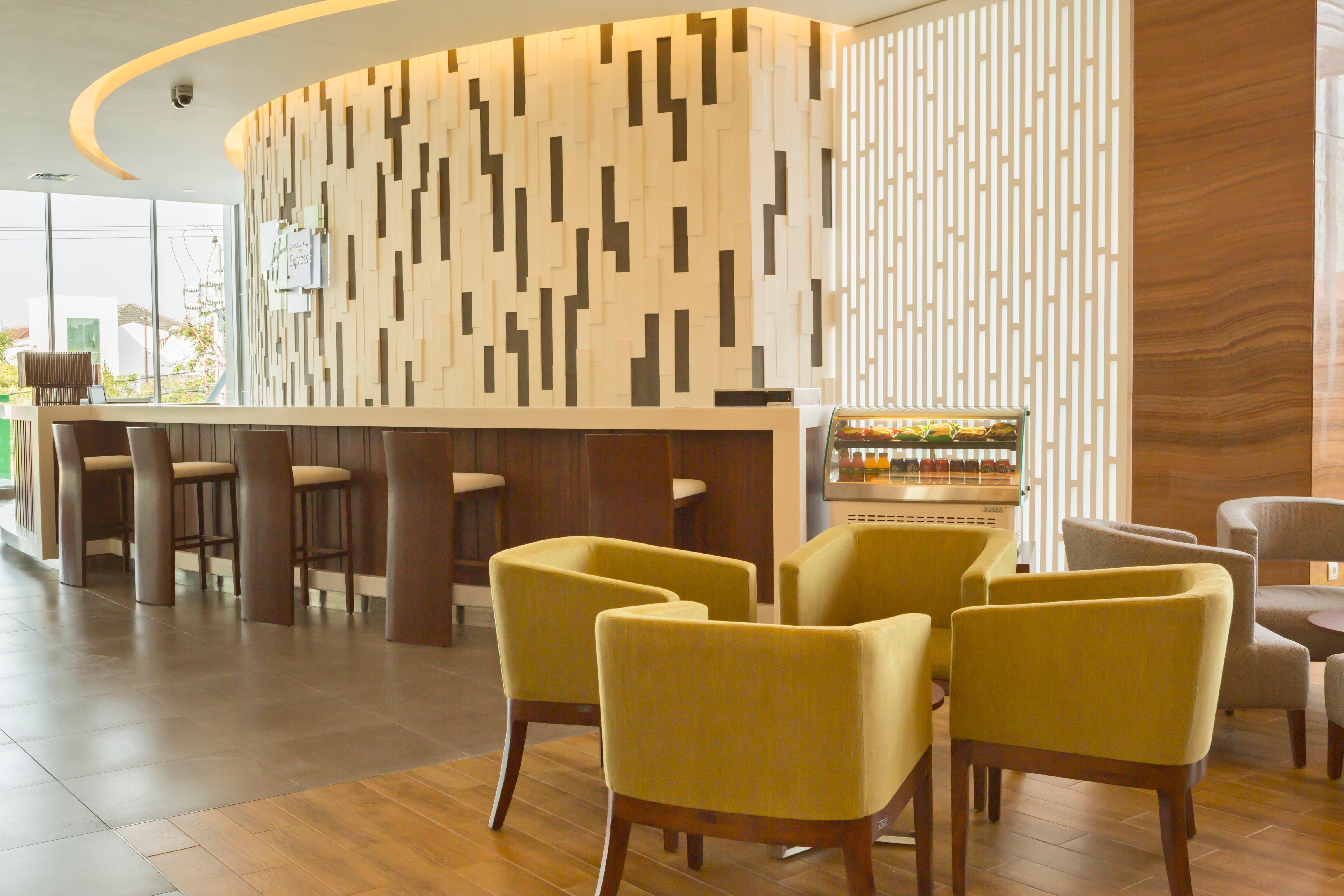 Holiday Inn Express Semarang Simpang Lima By Ihg Eksteriør billede