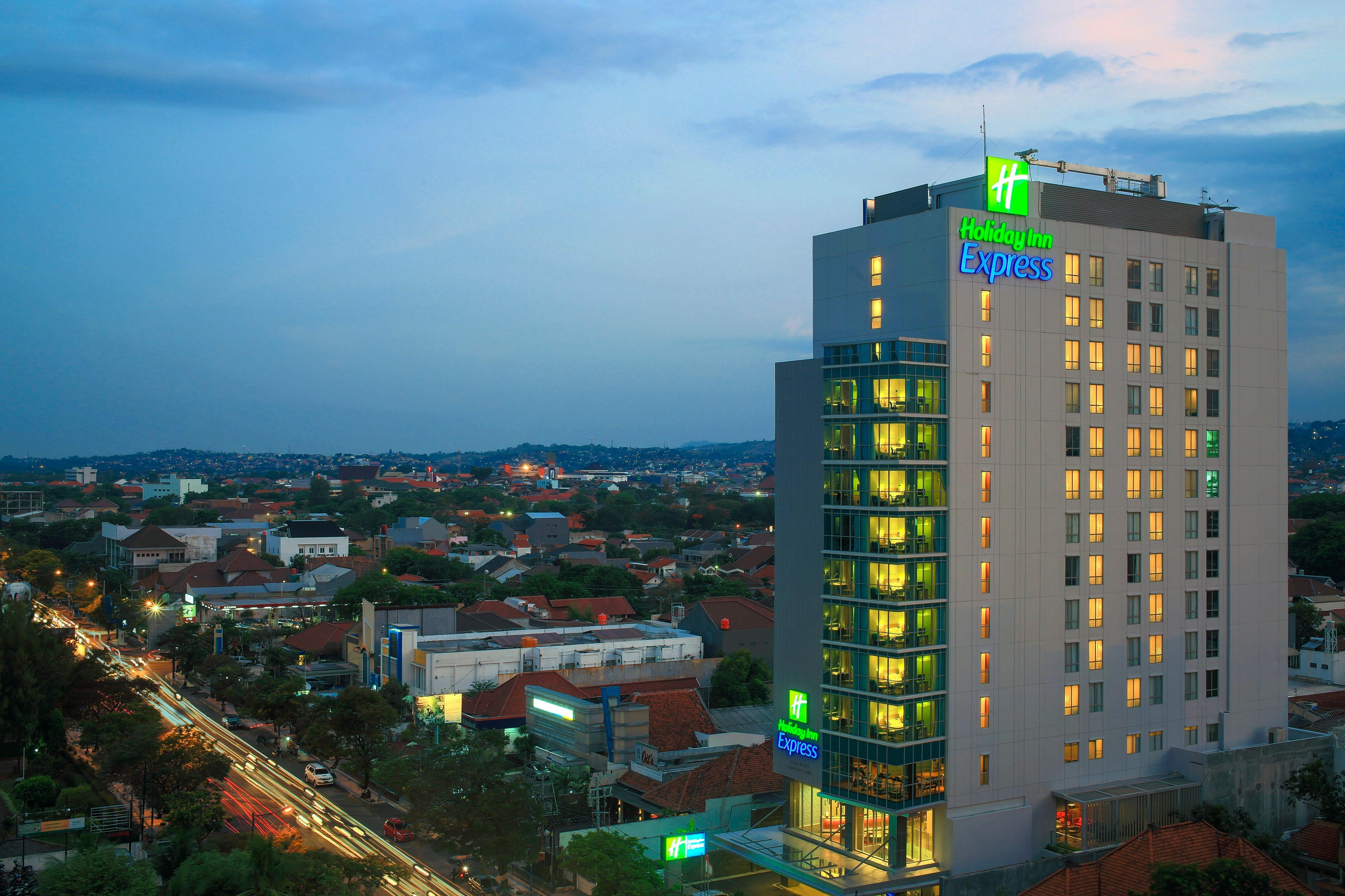 Holiday Inn Express Semarang Simpang Lima By Ihg Eksteriør billede