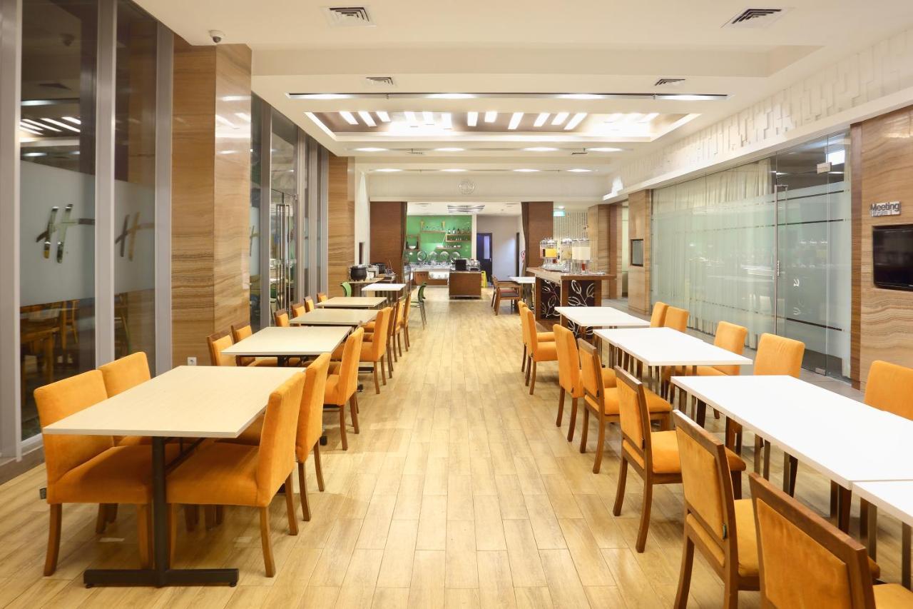 Holiday Inn Express Semarang Simpang Lima By Ihg Eksteriør billede